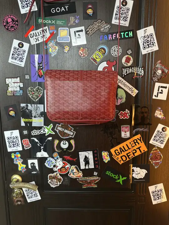 Goyard Belvedere MM Uzi-Red, detail view 2