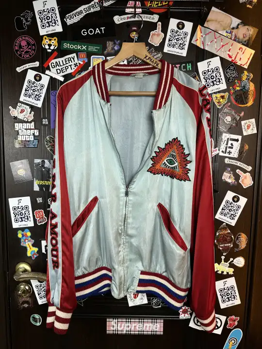 Gucci Gucci SS17 Amour illuminati Silk/Viscose XXL Bomber, detail view 2