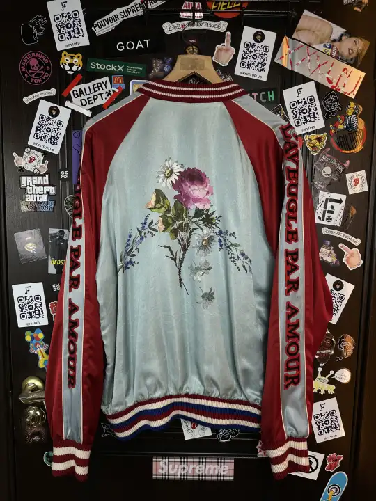 Gucci Gucci SS17 Amour illuminati Silk/Viscose XXL Bomber, detail view 7