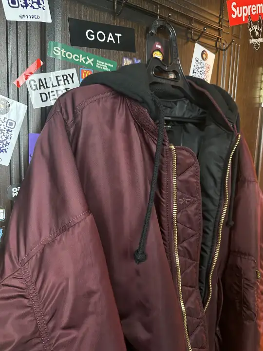 Vetements Burgundy Bomber Emoji XS, detail view 8