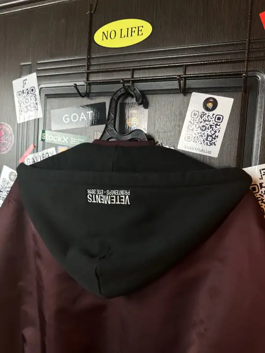 Vetements Burgundy Bomber Emoji XS, detail view 9