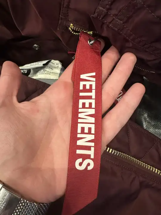 Vetements Burgundy Bomber Emoji XS, detail view 26