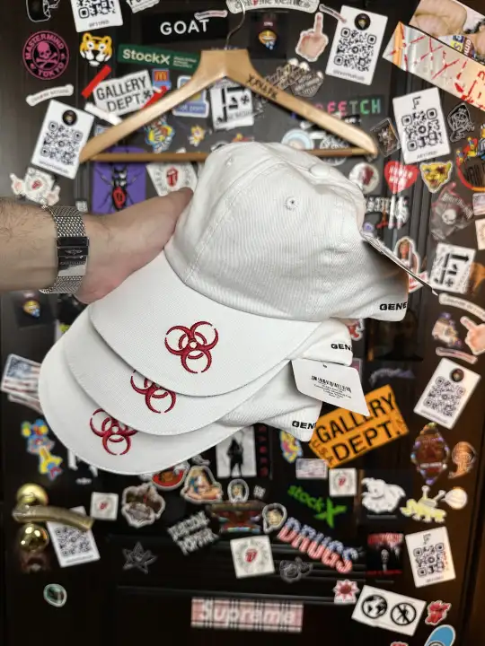 Vetements VETEMENTS NWT AW18 “Genetically Modified” Cap, detail view 2