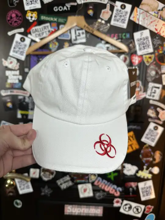 Vetements VETEMENTS NWT AW18 “Genetically Modified” Cap, detail view 4