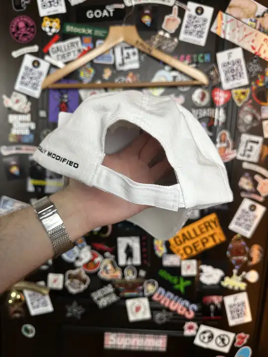Vetements VETEMENTS NWT AW18 “Genetically Modified” Cap, detail view 9