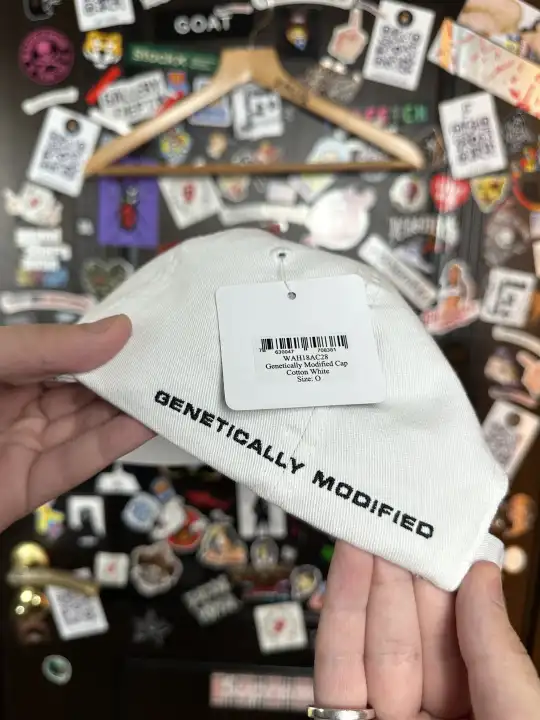 Vetements VETEMENTS NWT AW18 “Genetically Modified” Cap, detail view 10