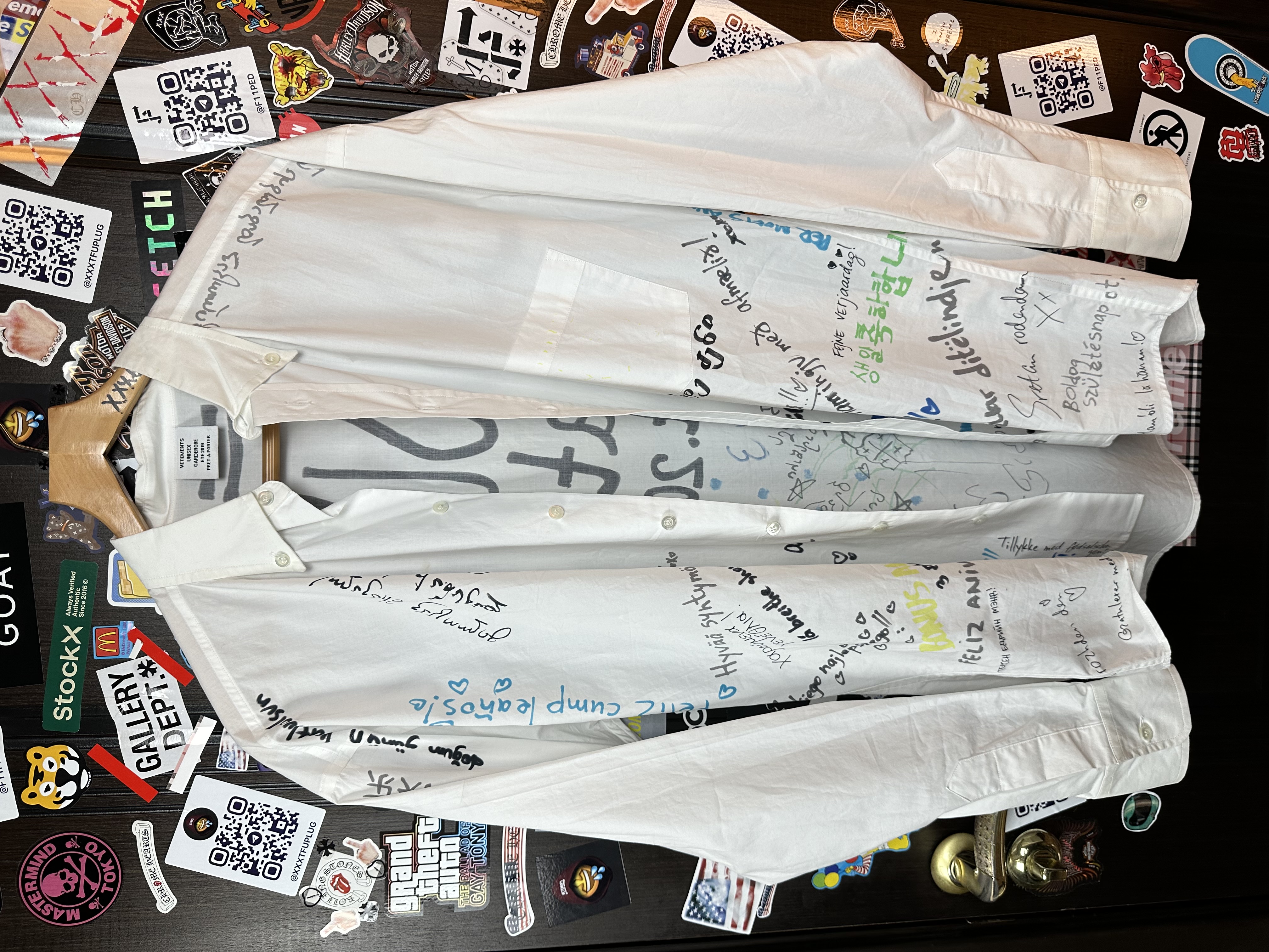 Vetements Tansatsmeli Happy Birthday