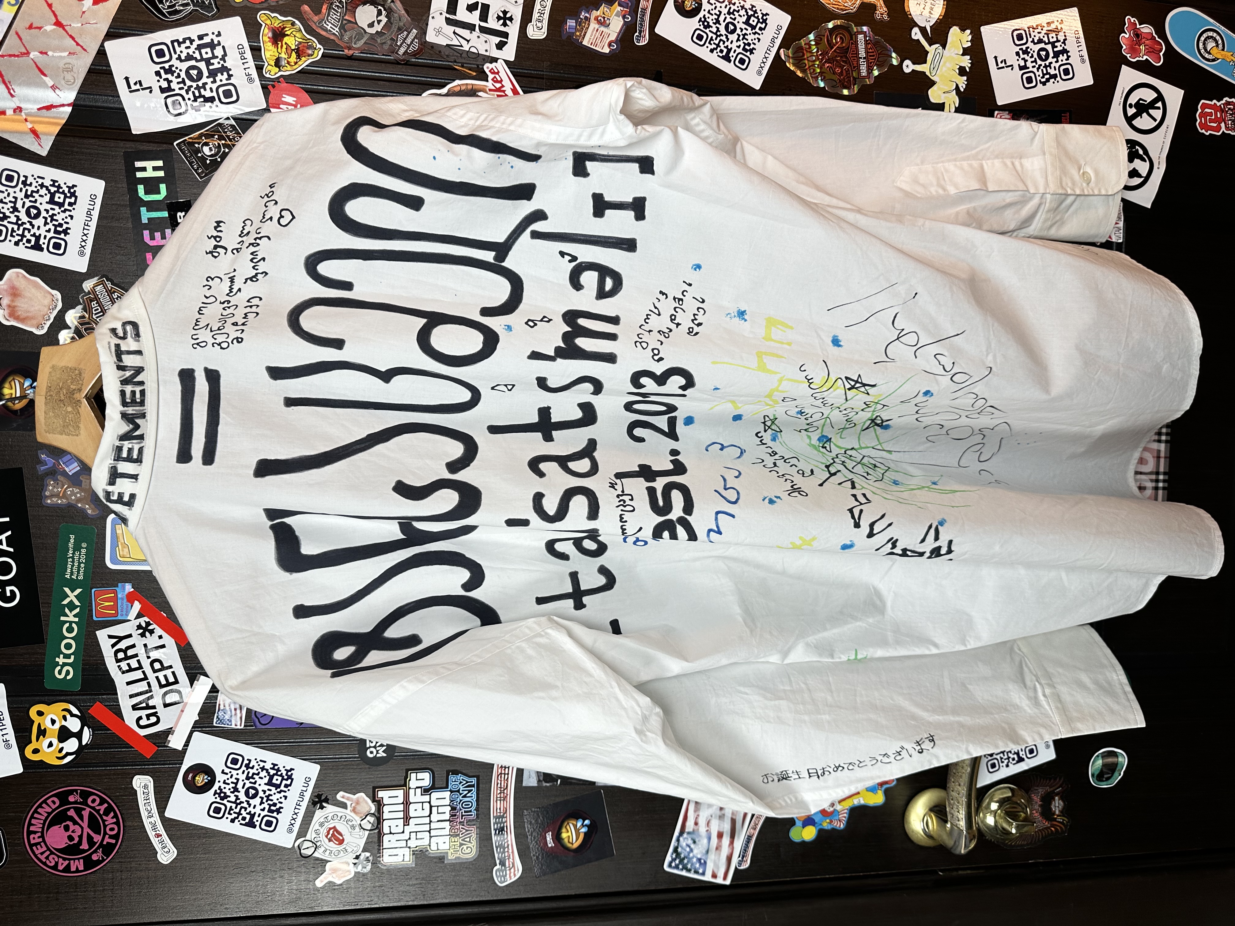 Vetements Tansatsmeli Happy Birthday