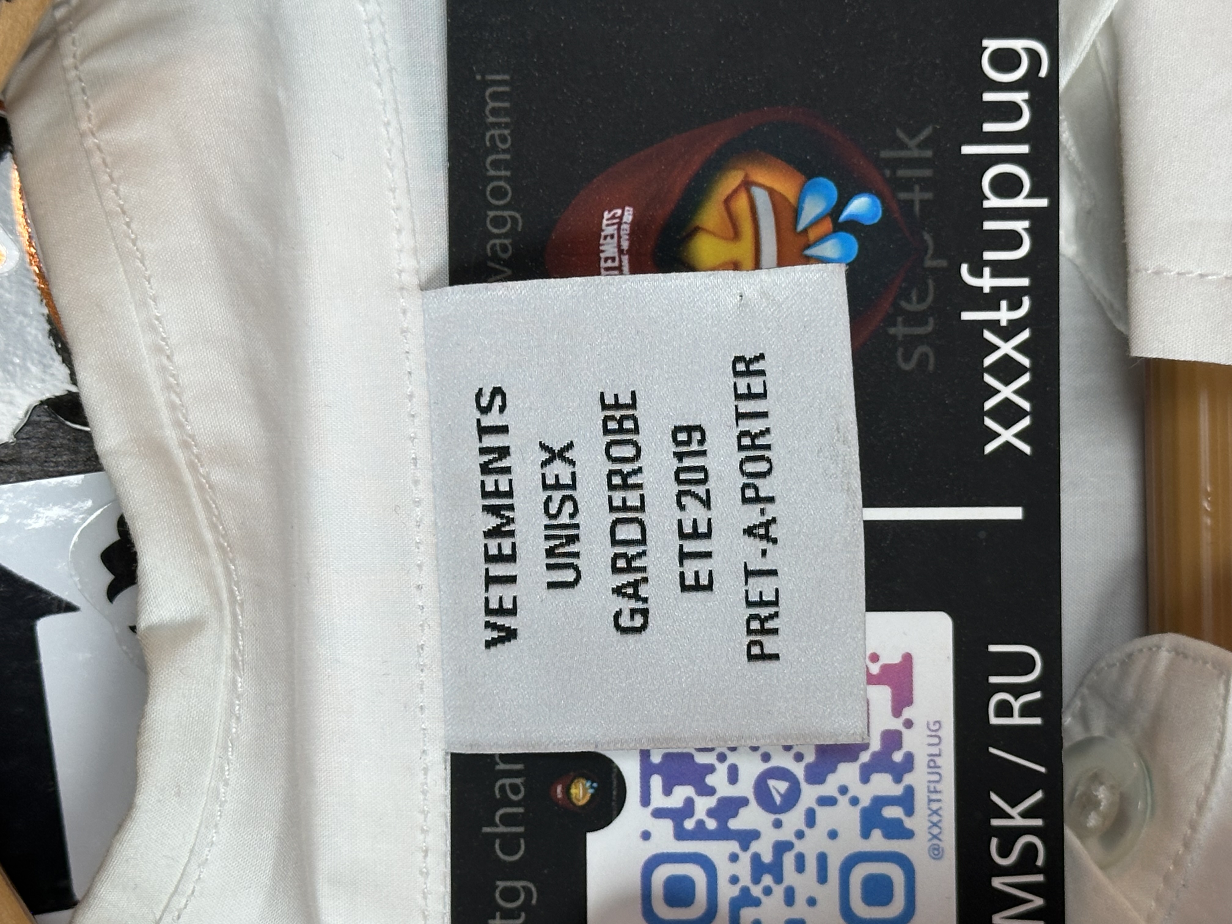 Vetements Tansatsmeli Happy Birthday